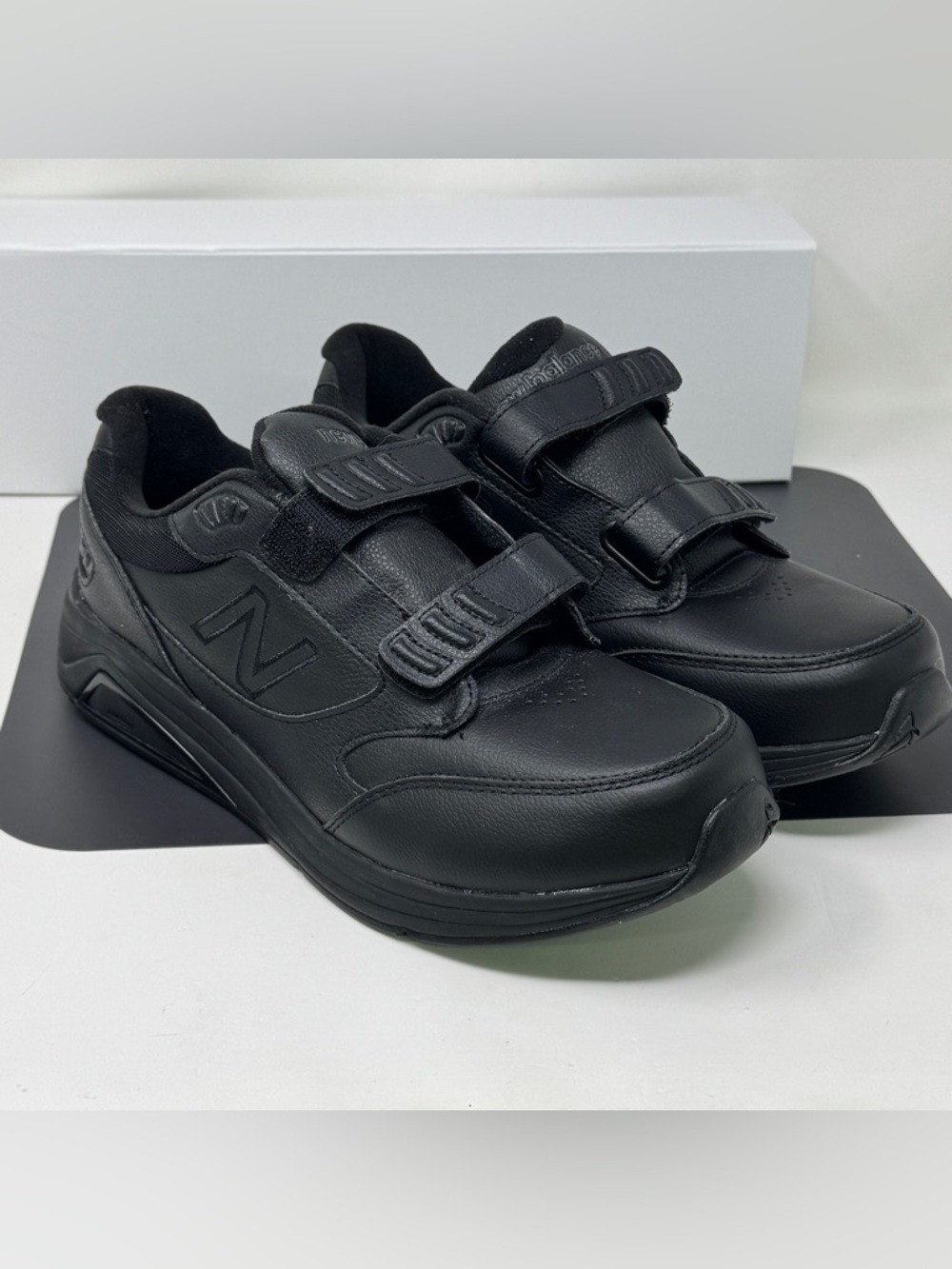 New Balance 928 v3 wide width Size 8.5 2E Hook &Loop Black Leather Walking Shoes